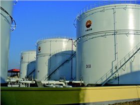 國際油價的低迷使中國的原油儲備大幅增加，如何進行原油粗放型處理是亟需解決的問題。