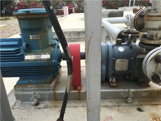 集污罐采用凸輪轉子泵處理水油混合物 集污罐采用凸輪轉子泵處理水油混合物