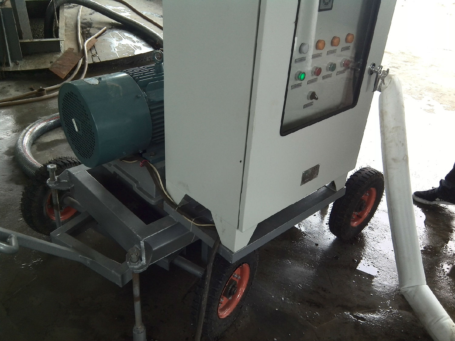 羅德沼氣沼渣移動(dòng)式轉(zhuǎn)子泵 羅德沼氣沼渣移動(dòng)式轉(zhuǎn)子泵