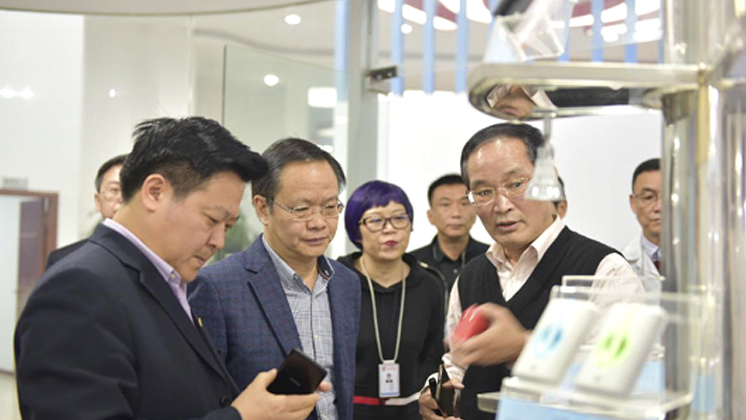 市長劉志仁、農(nóng)行湖南省分行行長陶偉梁來公司調(diào)研