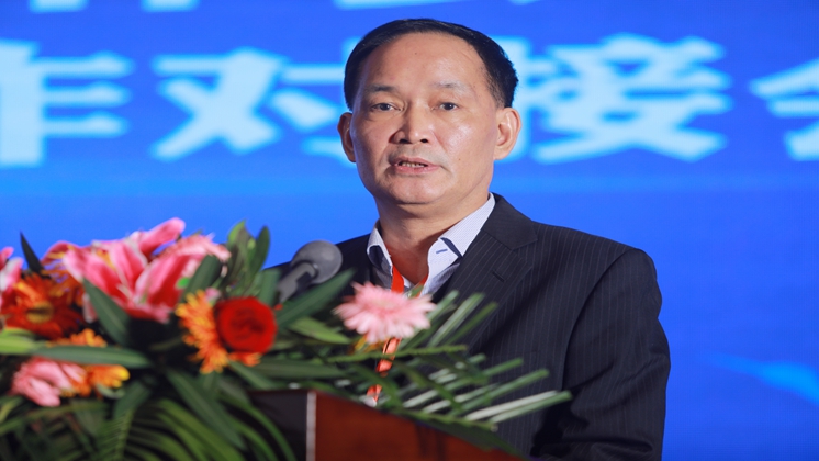 【開放郴州·相約湘臺(tái)會(huì)】市委副書記、代市長吳巨培為炬神電子點(diǎn)贊，公司董事長楊譓鵬大會(huì)發(fā)言