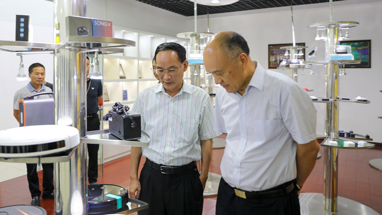 省委組織部副部長、省委編辦主任劉越高考察炬神電子