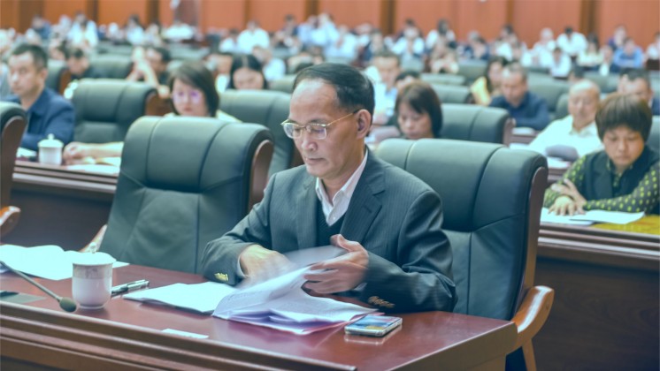 湖南炬神電子榮獲“新郴州貢獻(xiàn)獎(jiǎng)”，董事長(zhǎng)楊譓鵬作代表發(fā)言